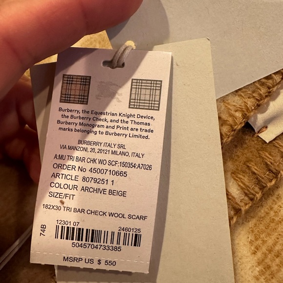 Burberry scarf - Picture 8 of 8